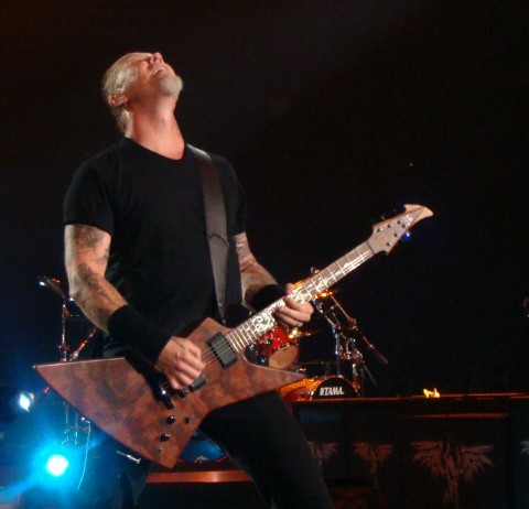 James Hetfield en pleno extasis guitarristico en Madrid (2009).